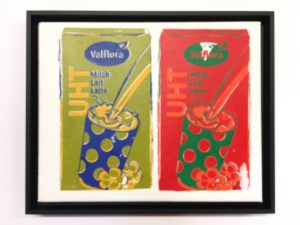 N°1193, 2 laits UHT olive et rouge - œuvre de Nicolas Noverraz - NSNZ194