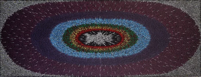 Tableau grand format sur le thème spatial du trou de ver, travail abstrait, pointilliste aux couleurs plutôt sombres qui pourrait faire penser a une tapisserie murale moderne.