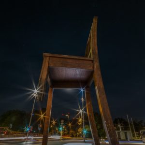The Broken Chair - oeuvre de Fabrice Petruzzi FEPI2-SD