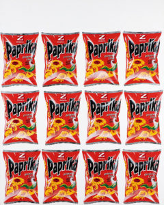 12 paquets de Chips Paprika - oeuvre de Nicolas Noverraz NSNZ171_SD